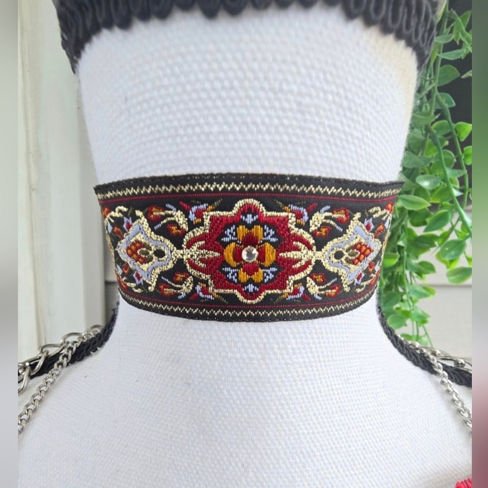 Bohemian Embroidered Choker Necklace - Red and Black